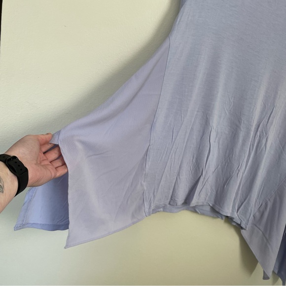 Simply Vera | Lavender Asymmetrical Short Sleeve Top | Size Medium - Picture 9 of 10